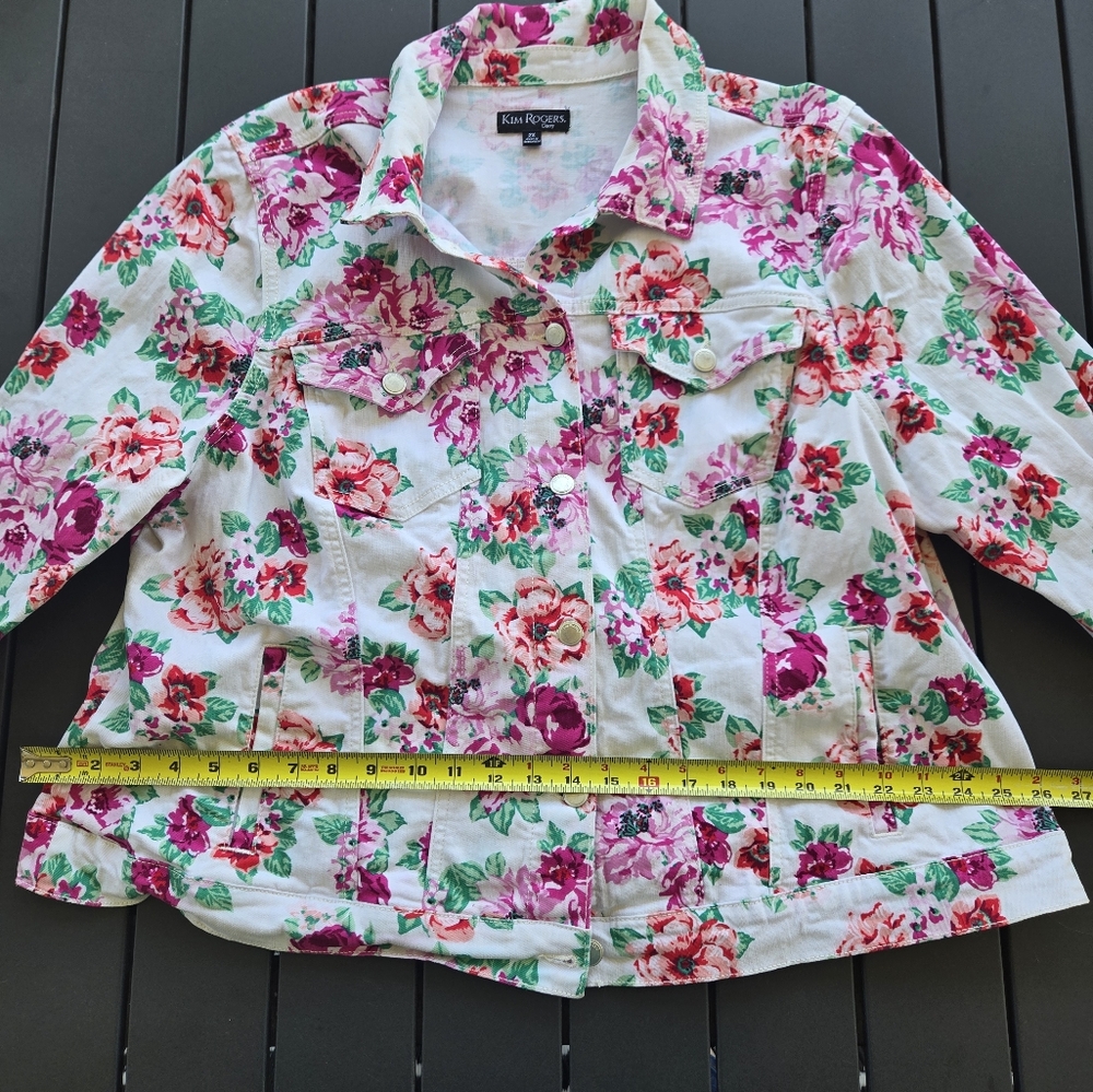 EUC Floral Denim Jacket - 2X - Picture 10 of 13